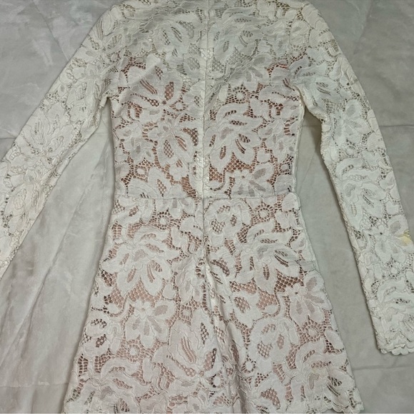 Alexis Manolo Lace Romper in Ivory from Revolve Size Medium - Picture 4 of 12